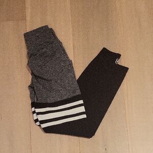 Bombshell Sportswear' Leggings in Gray and Black